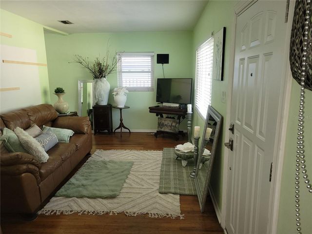 4323 NW 12TH TERRACE, Gainesville, FL 32609