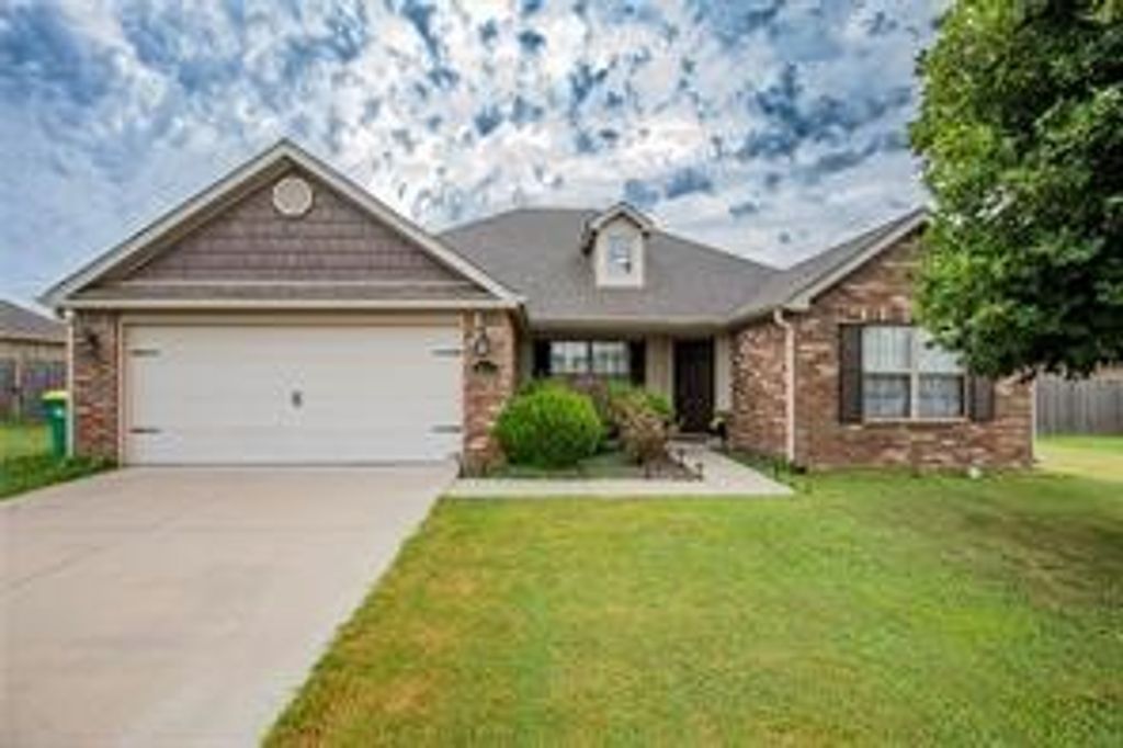 1250 Lariat Drive, Centerton, AR 72719