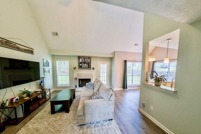 225 Shadetree Lane, Lawrenceville, GA 30044