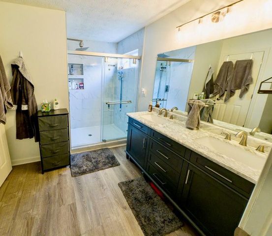 225 Shadetree Lane, Lawrenceville, GA 30044