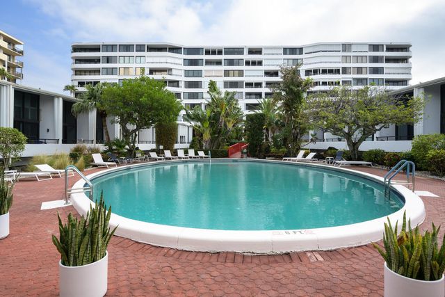 3589 S Ocean Boulevard 801, South Palm Beach, FL 33480