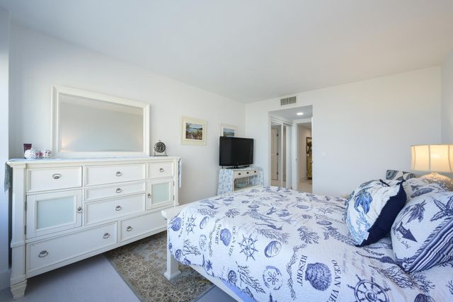 3589 S Ocean Boulevard 801, South Palm Beach, FL 33480