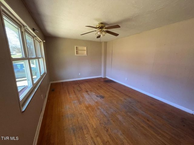 1921 Hinkle Drive, Morristown, TN 37814