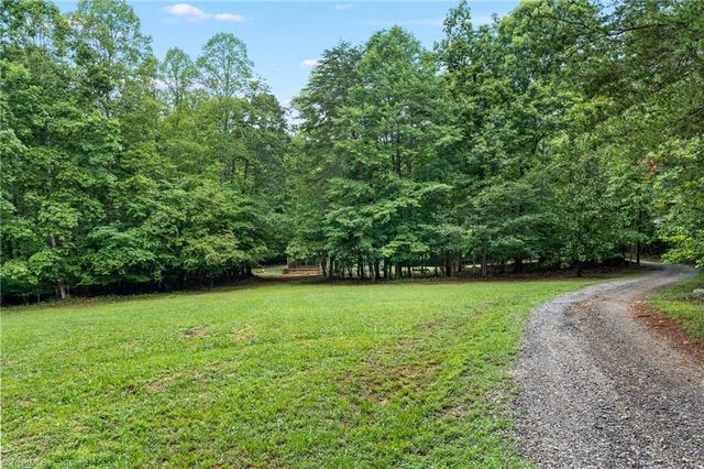 194 Lakefield Road, Stokesdale, NC 27357