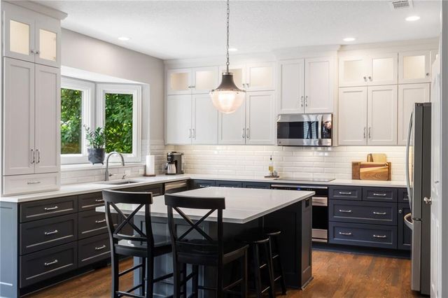 7719 W 145 Terrace, Overland Park, KS 66223