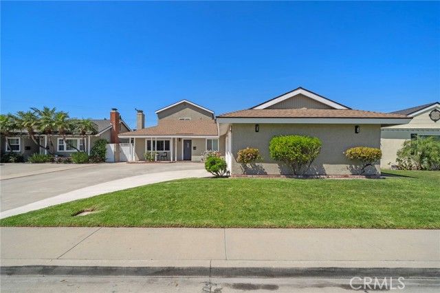 17151 Hague, Huntington Beach, CA 92647