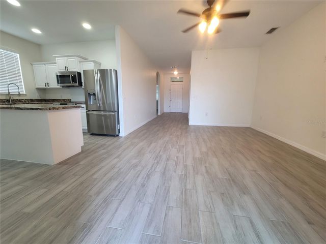 140 HIGHLAND MEADOWS STREET, Davenport, FL 33837