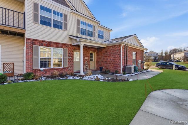 907 Watercress Lane, Fenton, MI 48430