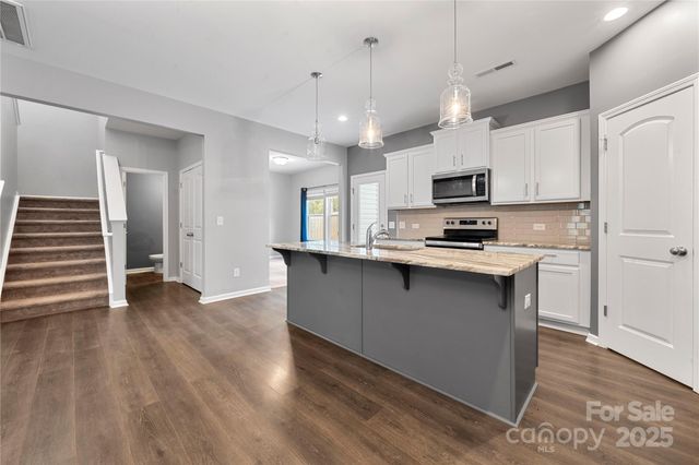 4006 Stockbrook Drive, Charlotte, NC 28215