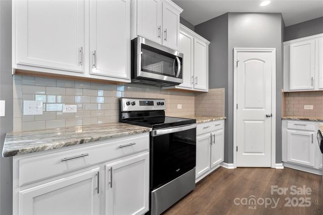 4006 Stockbrook Drive, Charlotte, NC 28215