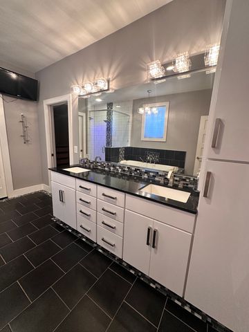 800 Fatherland St, Nashville, TN 37206