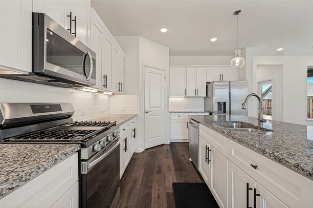 1828 Temple Hill, Van Alstyne, TX 75495