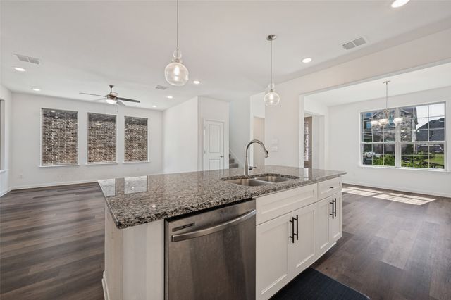 1828 Temple Hill, Van Alstyne, TX 75495