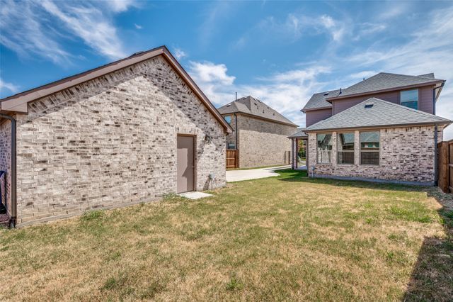 1828 Temple Hill, Van Alstyne, TX 75495
