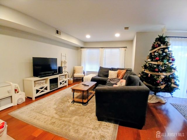 119 Nightingale Court, Old Bridge, NJ 08857