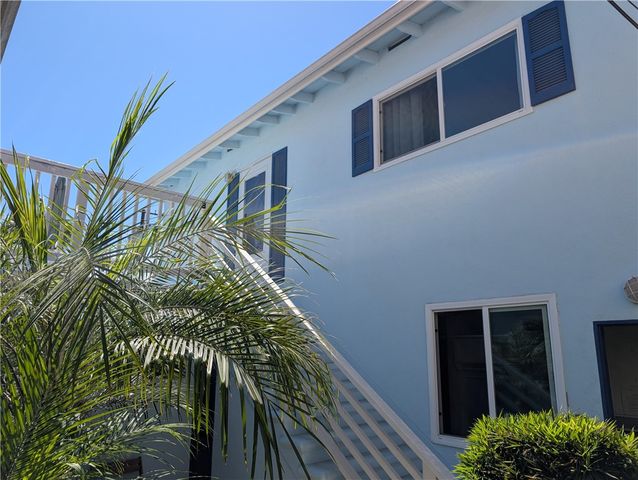 221 8th B, Seal Beach, CA 90740