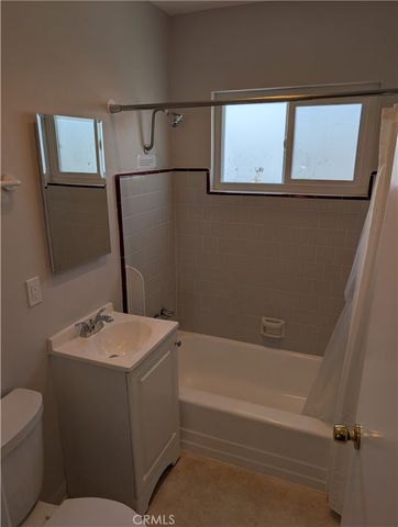 221 8th B, Seal Beach, CA 90740