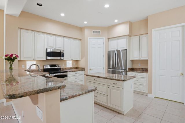 7366 E EAGLE FEATHER Road, Scottsdale, AZ 85266