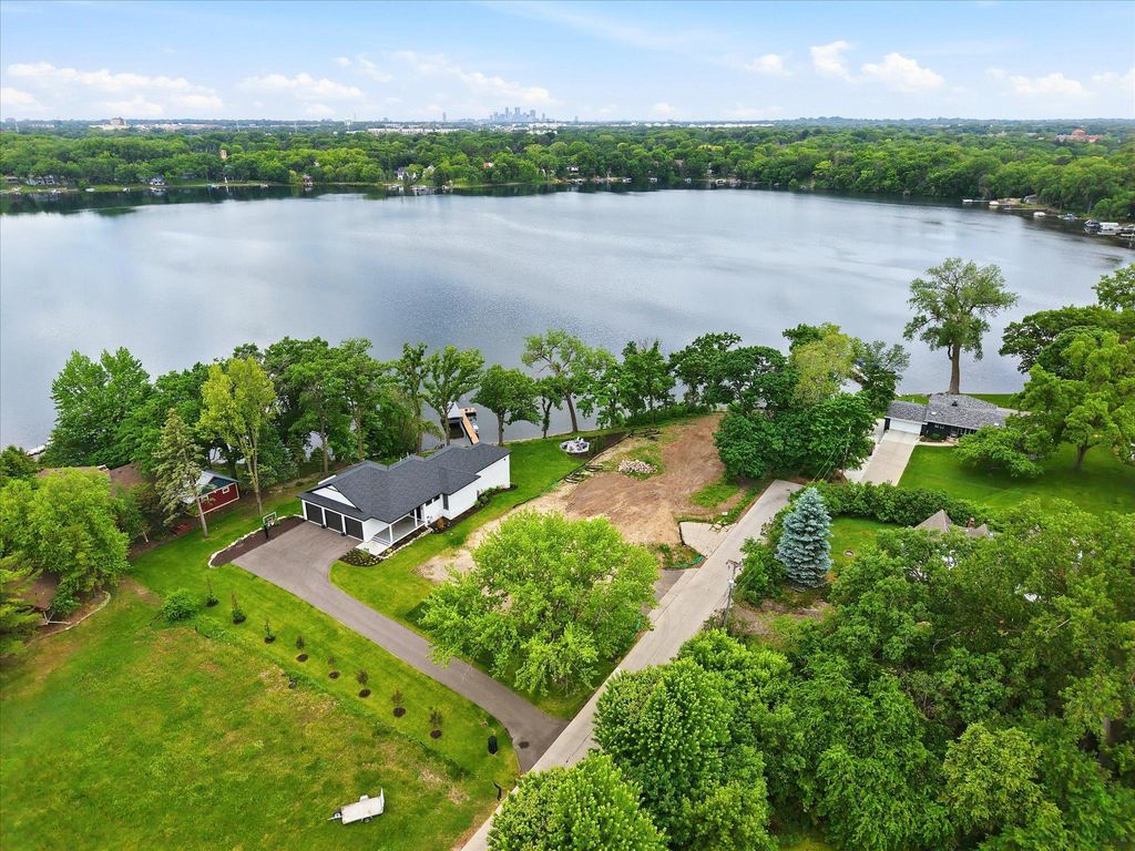 1184 Edgewater Avenue, Arden Hills, MN 55112 — exterior