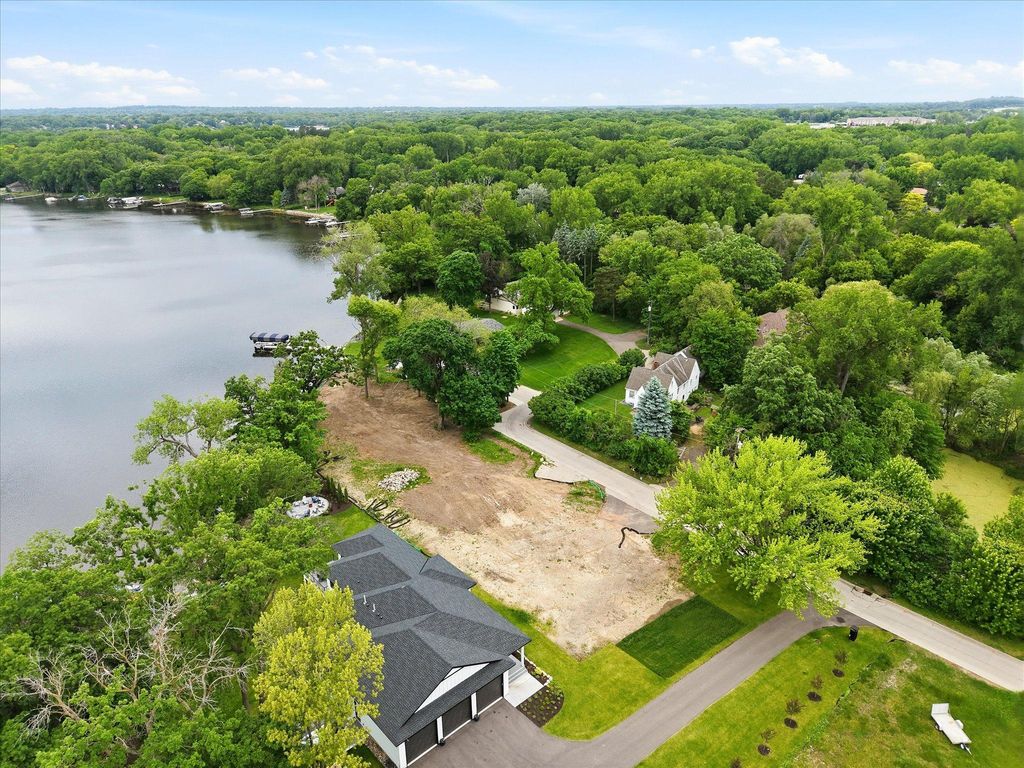 1184 Edgewater Avenue, Arden Hills, MN 55112 — photo 4