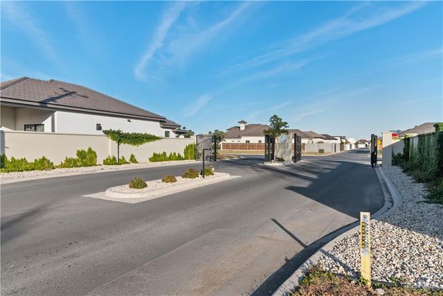 4712 S Waterford Avenue, Edinburg, TX 78539