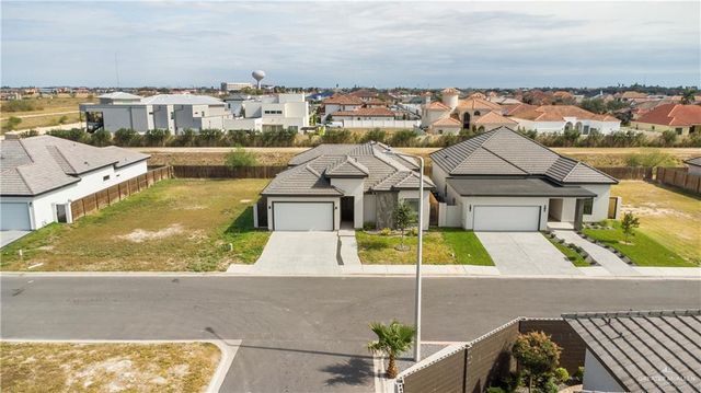 4712 S Waterford Avenue, Edinburg, TX 78539