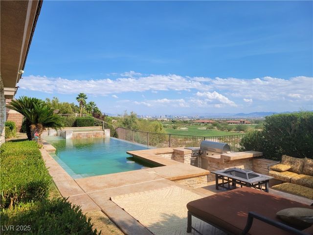 51 Panorama Crest Avenue, Las Vegas, NV 89135