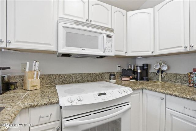 18909 Sarichef Loop, Eagle River, AK 99577