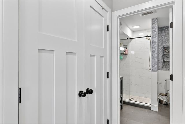 1721 Centre St 402, Boston, MA 02132