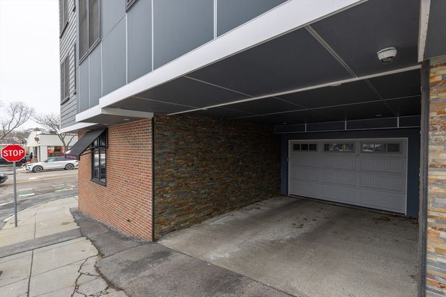 1721 Centre St 402, Boston, MA 02132