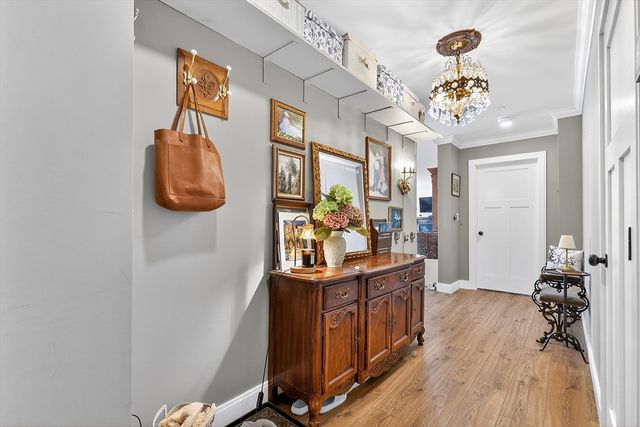 1721 Centre St 402, Boston, MA 02132