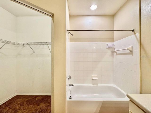 10440 WHITE LAKE COURT 10440, Tampa, FL 33626