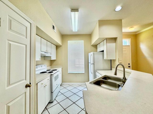 10440 WHITE LAKE COURT 10440, Tampa, FL 33626