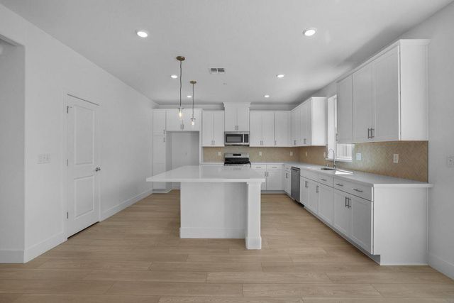 7724 Congaree Way, Sacramento, CA 95829