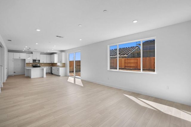 7724 Congaree Way, Sacramento, CA 95829