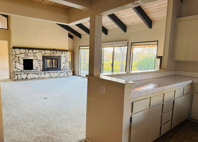 18854 Chickadee Ct, Penn Valley, CA 95946