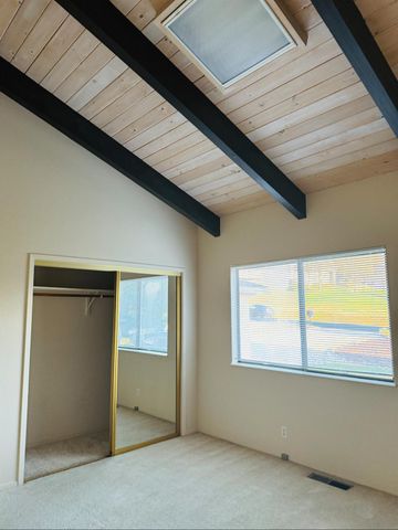 18854 Chickadee Ct, Penn Valley, CA 95946