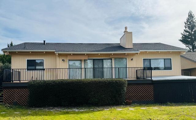 18854 Chickadee Ct, Penn Valley, CA 95946
