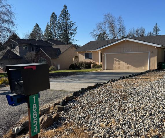 18854 Chickadee Ct, Penn Valley, CA 95946