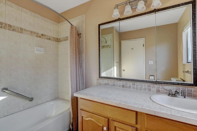 18854 Chickadee Ct, Penn Valley, CA 95946