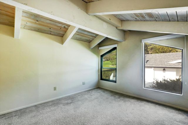 18854 Chickadee Ct, Penn Valley, CA 95946