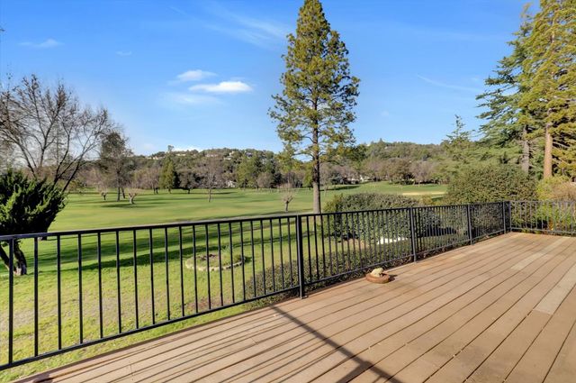 18854 Chickadee Ct, Penn Valley, CA 95946