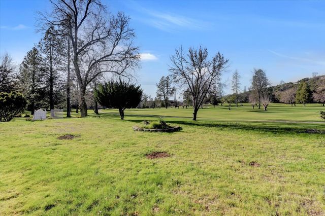 18854 Chickadee Ct, Penn Valley, CA 95946