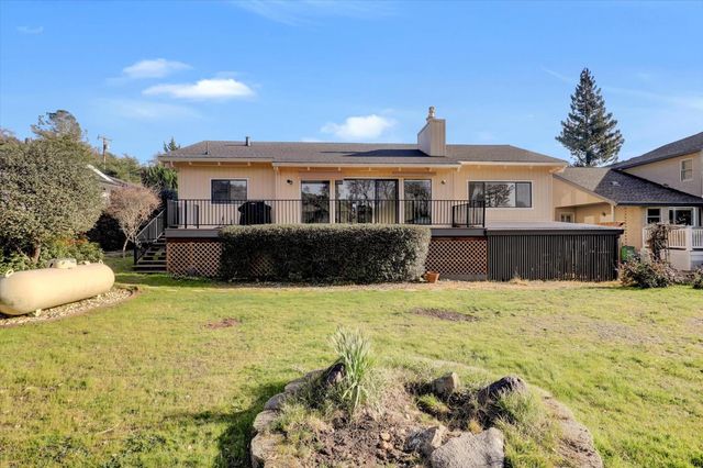 18854 Chickadee Ct, Penn Valley, CA 95946