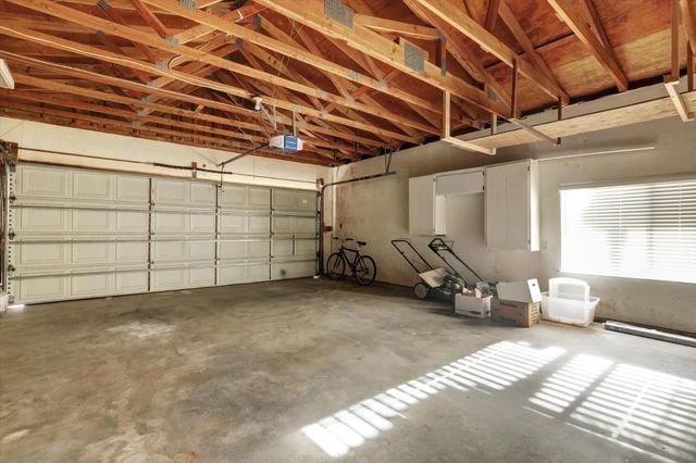 18854 Chickadee Ct, Penn Valley, CA 95946