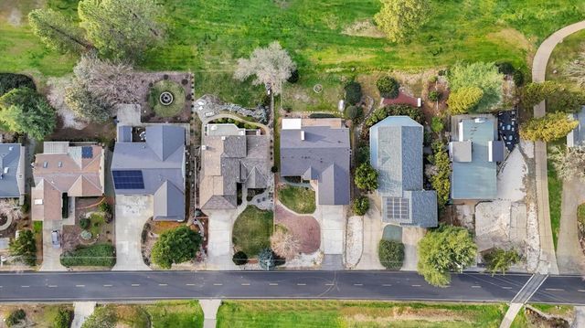 18854 Chickadee Ct, Penn Valley, CA 95946