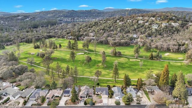 18854 Chickadee Ct, Penn Valley, CA 95946