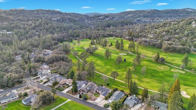 18854 Chickadee Ct, Penn Valley, CA 95946