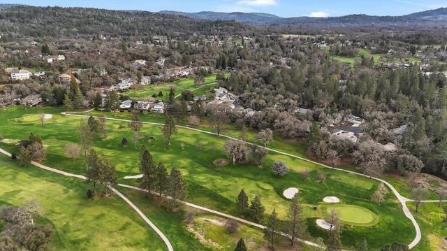 18854 Chickadee Ct, Penn Valley, CA 95946