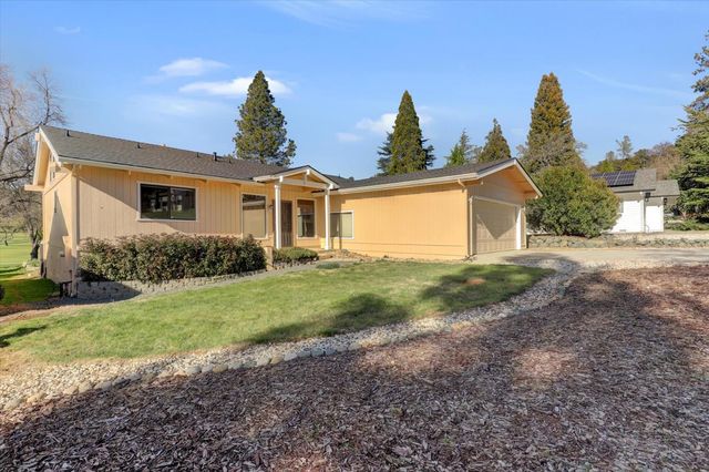 18854 Chickadee Ct, Penn Valley, CA 95946